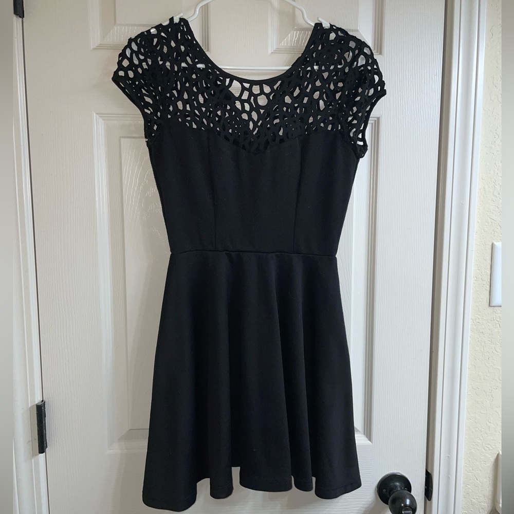Sweetheart cutout little black mini dress small - Picture 1 of 2